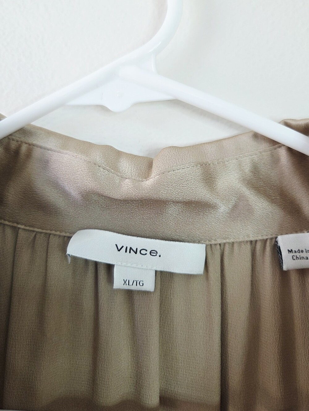 Vince Cap-Sleeve Collared Ruched Back Silk Blouse Size XL Cream Champagne - Picture 3 of 7